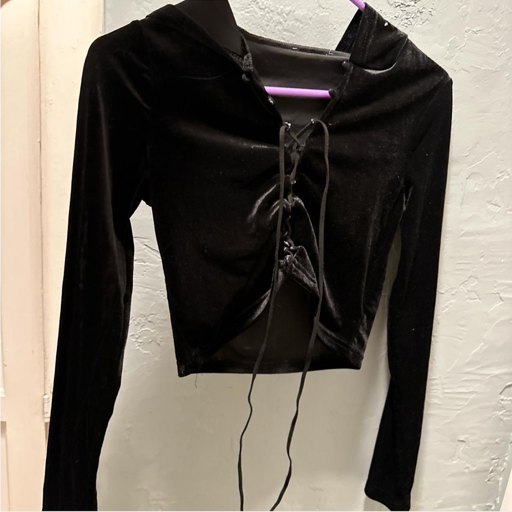 Iheartraves velvet cropped black long sleeve w/ hood & self-tie design size M